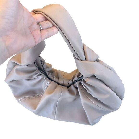 Alberto Shoulder Bag - Picture 2 of 5